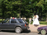 Wedding photos at a park