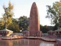 Jallianwala Bagh, memorial to dead of 1919