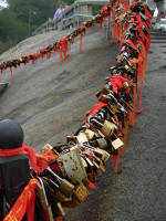 Prayer locks and ribbons