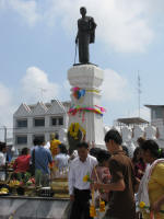 Statue of Khun Ying Mo